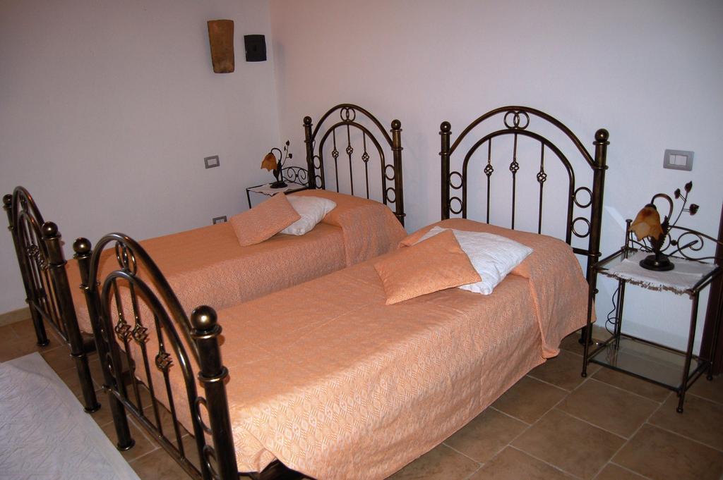 I Carrubi Casa de hóspedes San Priamo Quarto foto