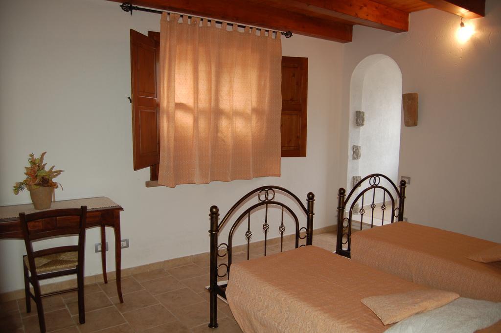 I Carrubi Casa de hóspedes San Priamo Quarto foto